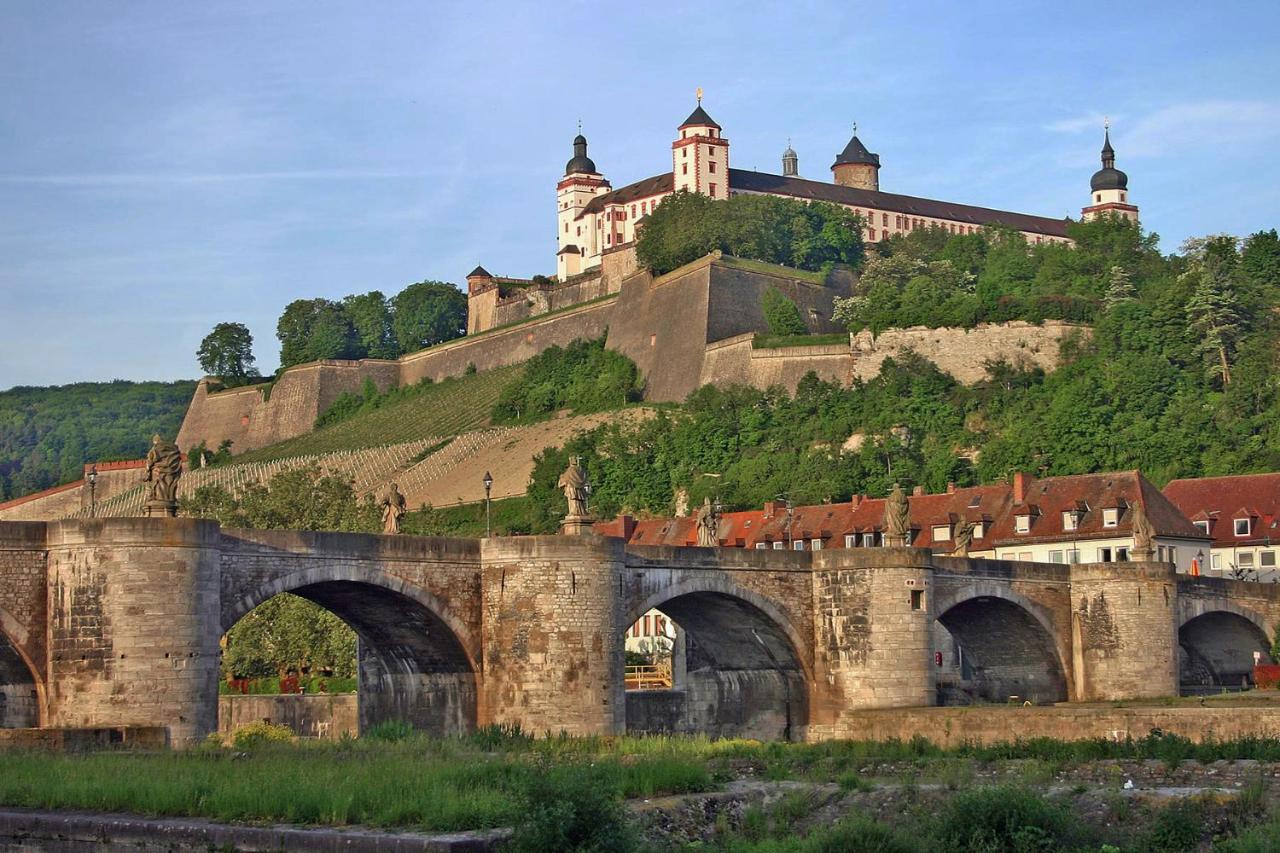 Privatzimmer Nahe Bahnhof Und City Würzburg Eksteriør bilde